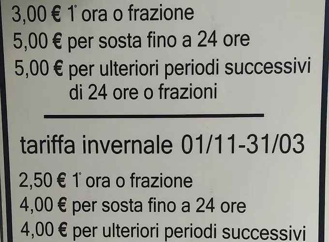 Sognare Nel Castello 4* مونتيريجيوني